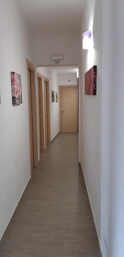 Arricampati Airport Rooms & Bringo Car Rental كاريني المظهر الخارجي الصورة